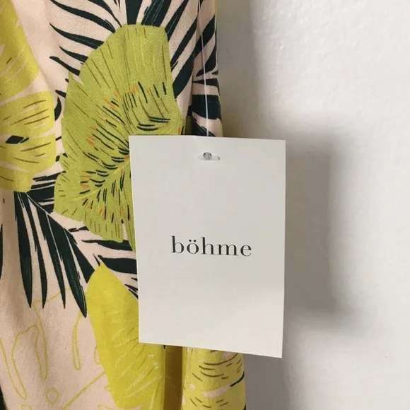 Bohme Floral Shauna Adjustable Short Sleeve Wrap Dress in Apricot - Picture 8 of 11